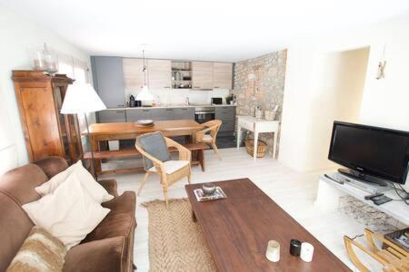 Apartament Central Amb Terrassa Alp Dış mekan fotoğraf